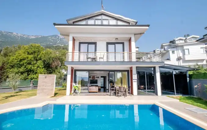 Villa Defne 2, Ovacık'da 8 Kişilik Jakuzili ve Kapalı Havuzlu Villa - Onlinevillam